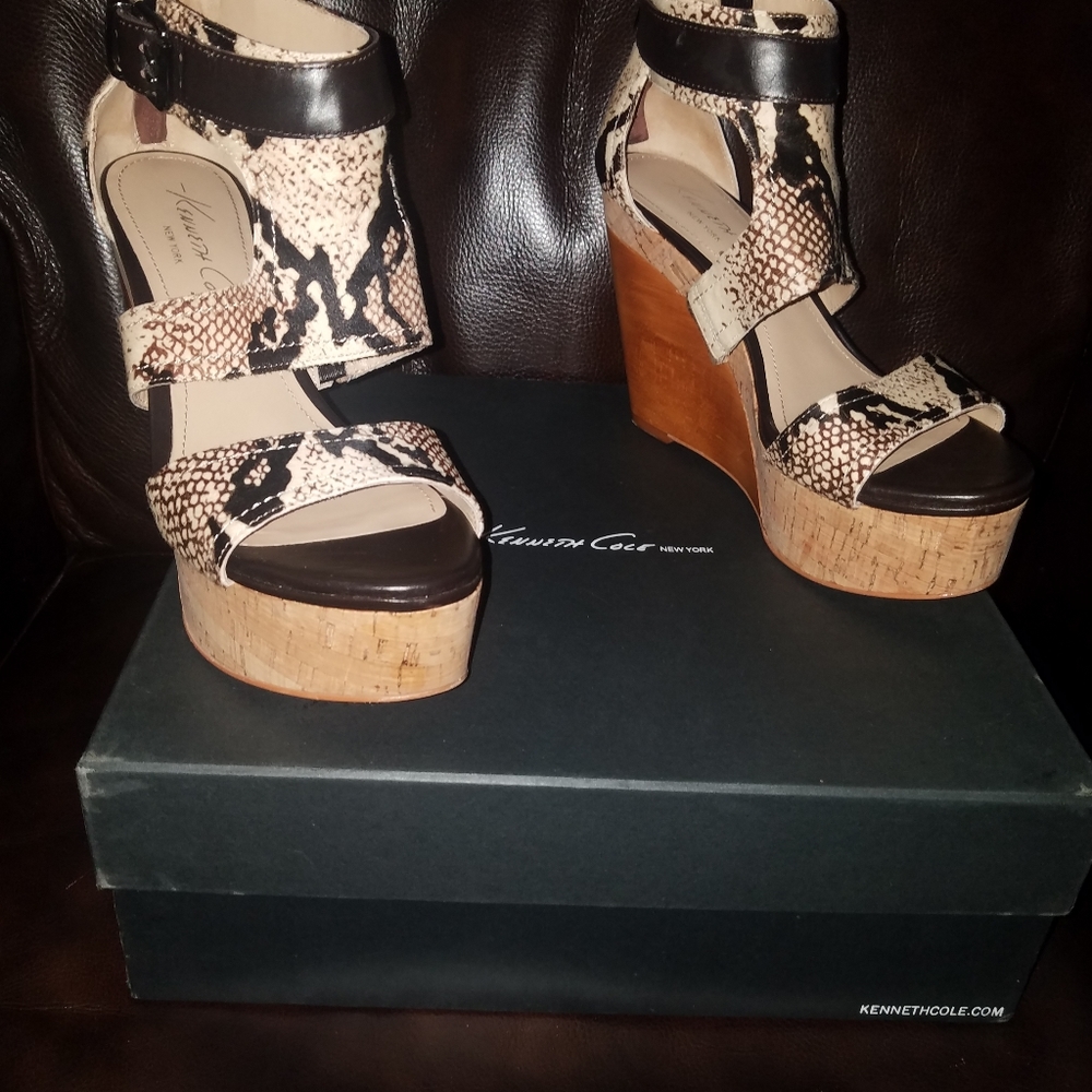 sandals - Picture 7 of 7